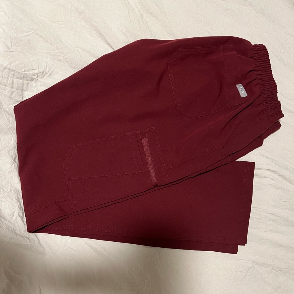 FIGS- SMALL -YOLA REGULAR FIT BURGUNDY